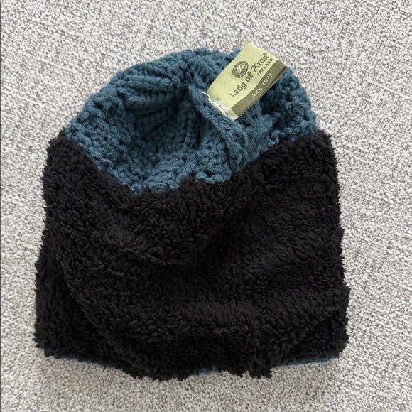 Ireland- Blue Knit Beanie - Picture 3 of 8